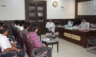 जिलाधिकारी की अध्यक्षता में निरंजन पुल विस्तारीकरण के कार्यों की समीक्षा बैठक सम्पन्न