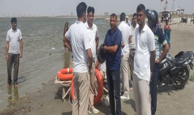 प्रयागराज: गंगा नदी में नहाते समय आरएएफ सिपाही समेत चार लोग डूबे