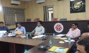 जिलाधिकारी ने अभियान चलाकर पांच साल से ऊपर लम्बित राजस्व वादों को निस्तारित किए जाने के दिए निर्देश