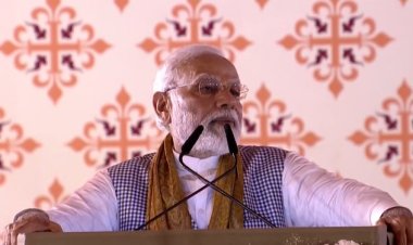 एक परिवार एक पीढ़ी नहीं बल्कि आने वाली पीढ़ियों का भविष्य सुधारने के लिए बनाई योजनाएं : प्रधानमंत्री