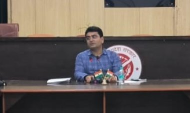 जिलाधिकारी ने कई उपजिलाधिकारियों का किया स्थानान्तरण