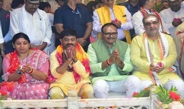 मंत्री नन्दी ने रक्तदान कर किया रुद्राभिषेक व पूजन अर्चन