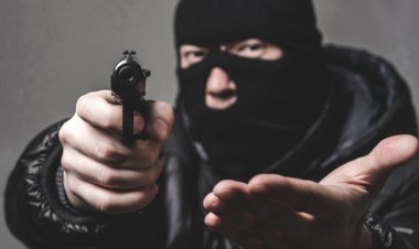 डकैतों ने मचाया तांडव, चौकीदार की हत्या व कई घायल