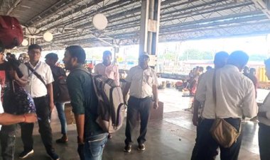 छिवकी स्टेशन पर टिकट चेकिंग अभियान में 269 यात्री पकड़े गये