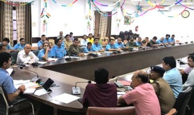 जिलाधिकारी ने एयर फोर्स डे की सभी तैयारियां सुनिश्चित करने के दिए निर्देश