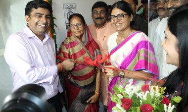 प्रयागराज गंगापार का प्रथम अत्याधुनिक ब्लड बैंक, केंद्रीय मंत्री अनुप्रिया पटेल ने फीता काटकर किया शुभारंभ