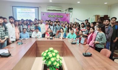 'सोशल मीडिया समाज के लिए हितकारी : पक्ष एवं विपक्ष' पर प्रतियोगिता