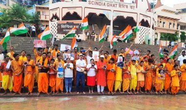 1650 करोड़ की सौगात के लिए गंगा आरती कर पीएम मोदी का अभिनंदन