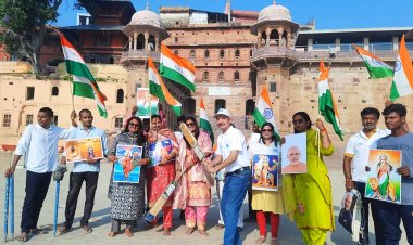 क्रिकेट विश्व कप में भारत की जीत के लिए मां गंगा और बाबा विश्वनाथ से आशीर्वाद मांगा