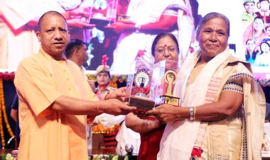 मिशन शक्ति: हर क्षेत्र में संभावनाएं, उनको समय से चुनने और उस पर सरपट दौड़ने की आवश्यकता : मुख्यमंत्री योगी