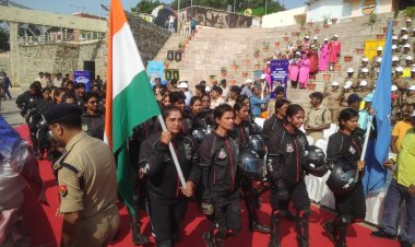 मिशन शक्ति पार्ट 4 में शिलांग से सीआरपीएफ की 50 महिला बाइकर्स वाराणसी पहुंची पहुंची,नमोघाट पर स्वागत