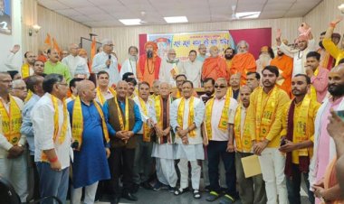 धार्मिक स्थलों की पहचान दिलाने में साधु संतों का बहुत बड़ा योगदान : मंडलायुक्त