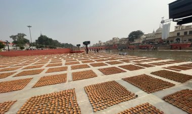 अयोध्या : दीपोत्सव को भव्यता देने के लिए घाटों पर बिछाये गये 24 लाख दीए