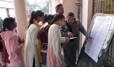 यूपी बोर्ड : सख्ती से खलबली, सवा तीन लाख परीक्षार्थी नहीं पहुंचे परीक्षा केंद्र