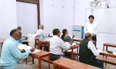 प्रथम दिन हाईस्कूल की 27,497 एवं इंटर की 18,959 कॉपियों का हुआ मूल्यांकन