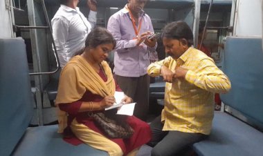 प्रयागराज जंक्शन पर चेकिंग अभियान में 3 लाख रुपये से अधिक जुर्माना वसूला