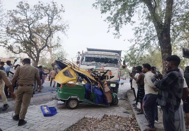 चित्रकूट : डंपर-ऑटो में भिड़ंत में पांच दर्शनार्थियों की मौत, तीन घायल