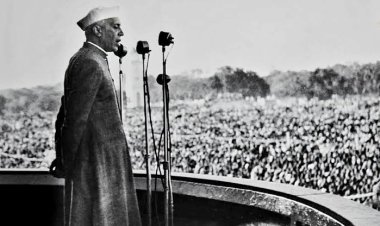 कांग्रेस नेता पहुंचे शांति वन, पंडित नेहरू की समाधि पर चढ़ाए फूल