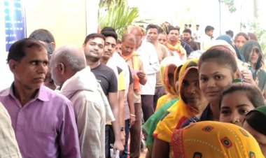 वाराणसी में कड़ी सुरक्षा के बीच मतदान शुरू,बूथों पर कतार