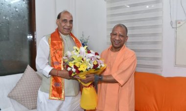 मुख्यमंत्री योगी ने राजनाथ सिंह और नितिन गडकरी से शिष्टाचार भेंट कर दी बधाई