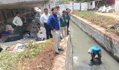 नगर आयुक्त ने नाला सफाई का निरीक्षण कर दिए आवश्यक निर्देश