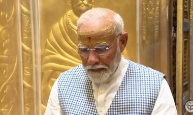 प्रधानमंत्री मोदी ने श्री काशी विश्वनाथ दरबार में हाजिरी लगाई, हर-हर महादेव का किया जयघोष