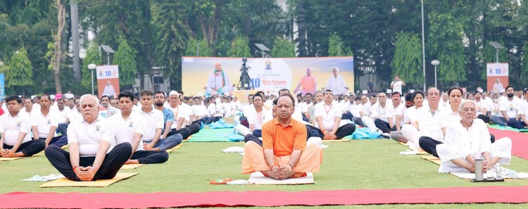 लखनऊ में पूरे मनोयोग से मनाया गया अंतर्राष्ट्रीय योग दिवस