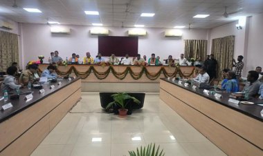 नगर विकास मंत्री ने महाकुम्भ कार्यों के प्रगति एवं तैयारियों की समीक्षा कर दिये निर्देश