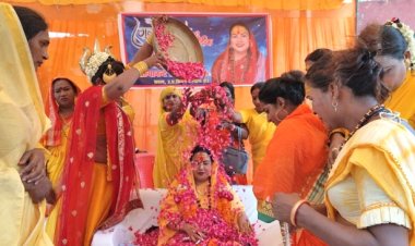 गुरू पूर्णिमा पर आश्रमों में हुआ गुरू पूजन, भक्तों ने भण्डारे में लिया प्रसाद