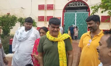 जवाहर पंडित हत्याकांड में नैनी जेल में सजा काट रहे बारा के पूर्व विधायक उदयभान करवरिया जेल से हुए रिहा