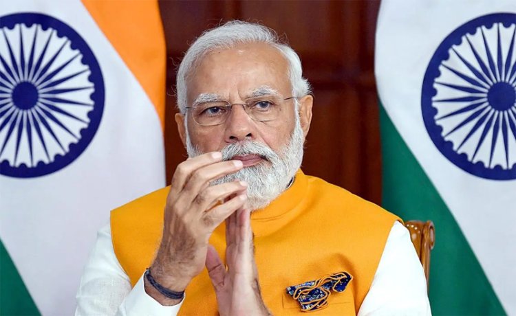 प्रधानमंत्री मोदी ने द्रास में कारगिल युद्ध के नायकों को श्रद्धांजलि अर्पित की