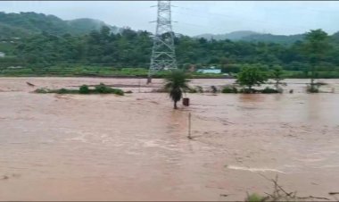 हिमाचल प्रदेश में भूस्खलन से चार एनएच सहित 338 सड़कें बंद, पांच जिलों में बाढ़ का अलर्ट