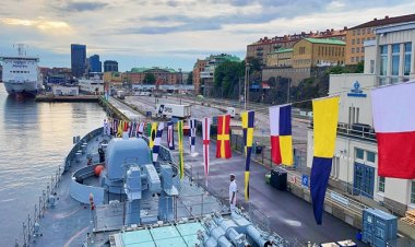 भारतीय जहाज 'तबर' ने स्वीडन के गोथेनबर्ग में 78वां स्वतंत्रता दिवस मनाया