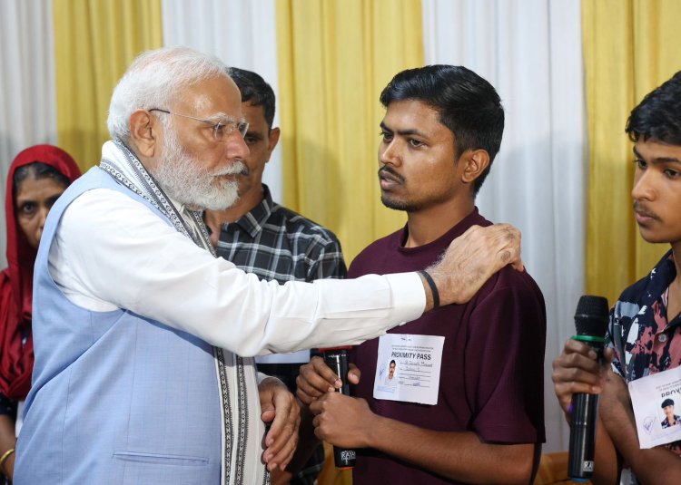 प्रधानमंत्री ने केरल सरकार को राहत प्रयासों में हर संभव सहायता का दिया आश्वासन