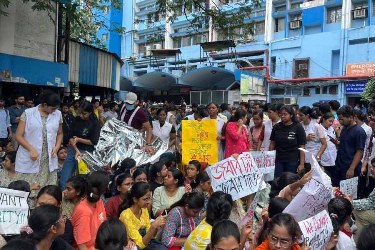 सुप्रीम कोर्ट के आग्रह के बावजूद पश्चिम बंगाल के डॉक्टरों का हड़ताल खत्म नहीं करने का ऐलान