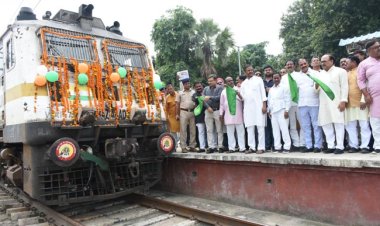 माता वैष्णो देवी के भक्तों के लिए खुशखबरी, प्रयागराज से मां वैष्णो देवी के लिए सीधी ट्रेन सेवा शुरू