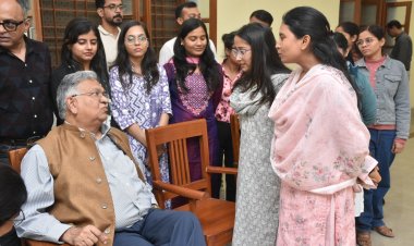 बीएचयू कुलपति ने वेलबीइंग सर्विस सेल में छात्राओं से किया संवाद,क्रियाकलापों को जाना