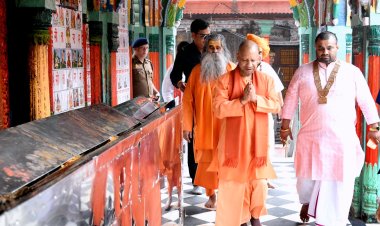 मुख्यमंत्री ने श्रीराम मंदिर और हनुमानगढ़ी में की पूजा-अर्चना