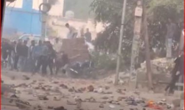 उप्रः संभल की जामा मस्जिद का सर्वे करने गई टीम पर पथराव, वाहनों में तोड़फोड़, उपद्रवियों पर लाठीचार्ज, आंसू गैस के गोले छोड़े