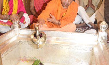 विस उपचुनाव जीतने के बाद कालभैरव व बाबा विश्वनाथ का आशीष लेने पहुंचे योगी 