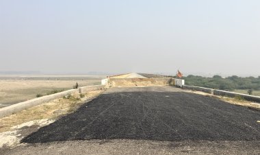 रामगंगा पुल हादसा: लापरवाही के चलते तीन दोस्तों की मौत, प्रशासन पर उठे सवाल