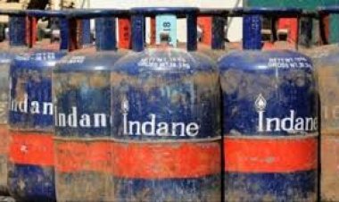 कॉमर्शियल गैस सिलेंडर की कीमतों में बढ़ोतरी, रसोई गैस की कीमतों में बदलाव नहीं