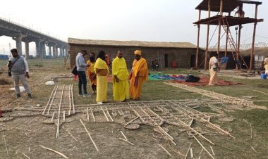 महाकुम्भ को ईकोफ्रेंडली स्वरूप दे रहे अन्य प्रदेशों से आए श्रमिक