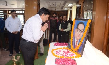 महापरिनिर्वाण दिवस पर बाबा साहेब डॉ. भीमराव अंबेडकर को याद किया गया,श्रद्धासुमन अर्पित