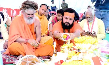 प्रयागराज महाकुंभ: शंकराचार्य स्वामी अविमुक्तेश्वरानंद के शिविर में मंत्रोंच्चार के बीच भूमिपूजन