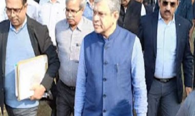 महाकुंभ के दाैरान श्रद्धालुओं की सुविधा के लिए चलेंगी तीन हजार ट्रेनें: रेल मंत्री