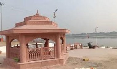 महाकुम्भ में श्रद्धालुओं के लिए सज-संवर गए कालिंदी और गंगा के घाट