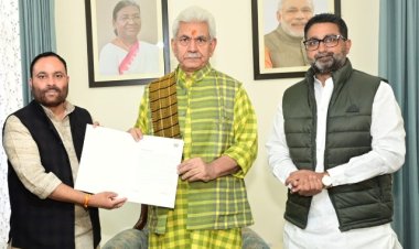 जम्मू कश्मीर के उप राज्यपाल को महाकुम्भ 2025 का दिया निमंत्रण 