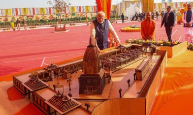 पीएम मोदी ने अफसरों से समझी स्वच्छ, डिजिटल, स्वस्थ और सुरक्षित महाकुम्भ की बारीकियां 