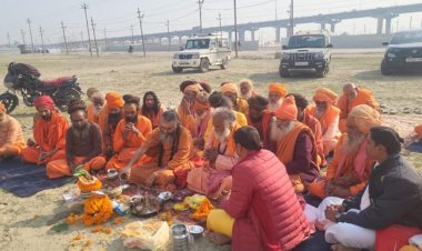 प्रयाग में भगवान के बारह स्वरूप विद्यमान : नरेन्द्रानंद सरस्वती